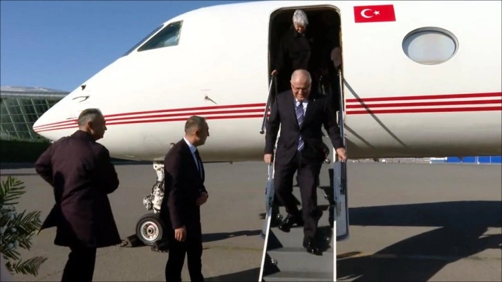 haberEsha's tweet photo. Bakan Güler, Azerbaycan'a gitti: Bakanlıktan yapılan açıklamada, "Milli Savunma Bakanı Yaşar Güler, Türkiye- Azerbaycan- Gürcistan Savunma Bakanları Toplantısı'na katılmak… https://t.co/zyrte04bpS #haber #gündem #sondakika #magazine #news #magazin #businessmagazine #lookmagazine https://t.co/f8LEYCKBpL