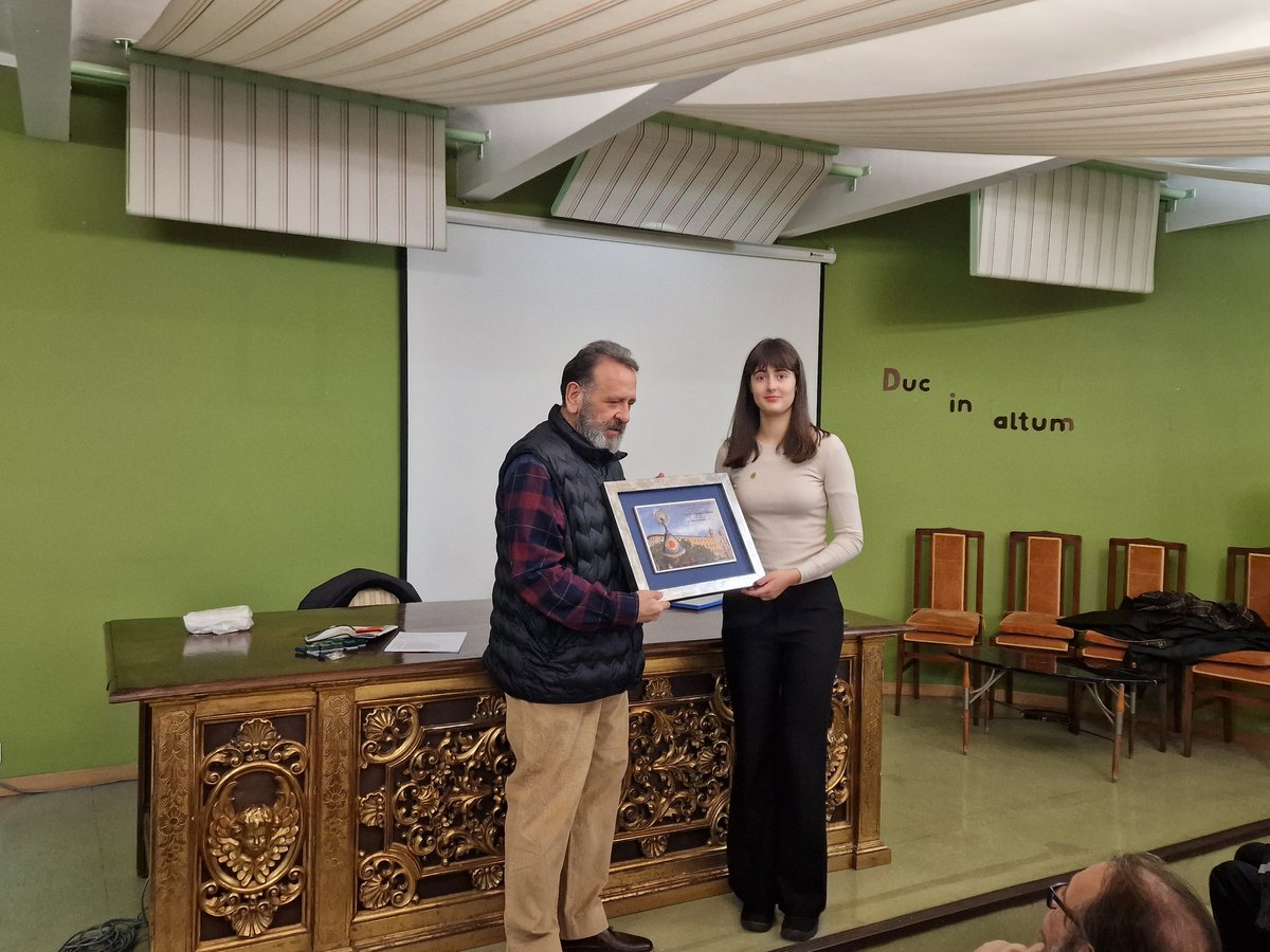 Lucía Escorihuela Hernández ha recibido el premio Piedad y Letras.