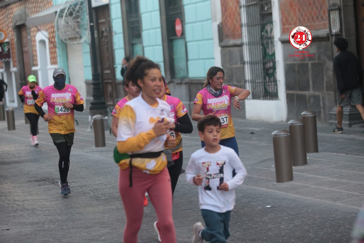 24HorasPuebla's tweet photo. #Puebla l Gran número de corredores disfrutan de este #MaratónPuebla2023 🤗🫶

Photoshooter @JimmyCid1 📸 https://t.co/eUilp9qkg1