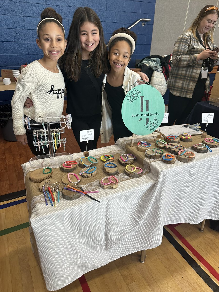 jmewrdsb's tweet photo. Some of our Maverick family are vendors!! 🩵💛 https://t.co/3Xy73ZtvGl