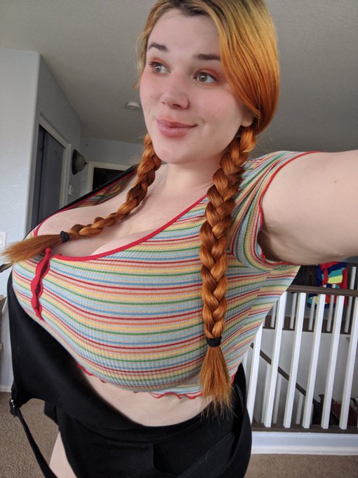 These boots were made for&hellip; lounging around the house and being fed grapes. https://t.co/Y9Tg6JHVMO