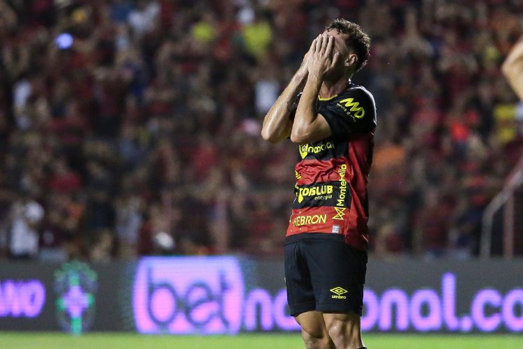 sofascoredoleao's tweet image. 🔎 | Sport encerra o ano sendo a equipe com mais vitórias e mais gols marcados no BRASIL em 2023:

⚔69 jogos
✅40 vitórias
🤝17 empates
❌12 derrotas
📊66% de aproveitamento
⚽️128 gols marcados
🚫60 gols sofridos

• Fracassou no acesso à Série A.
• Vice da Copa do Nordeste.