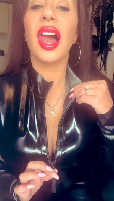 10 min POV : you are My chastised latex sissy maid and slut! https://t.co/eJEnPym8eI https://t.co/gk