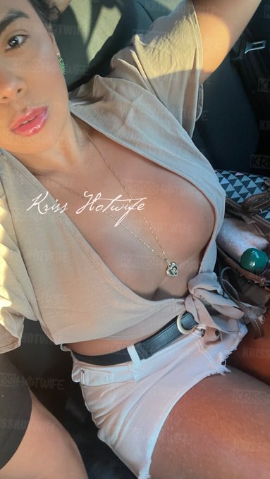 Ser&aacute; pq o uber n&atilde;o tirava os olhos do retrovisor 🙈 Essas situa&ccedil;&otilde;es me deixam muito excitada, sabia? https://t