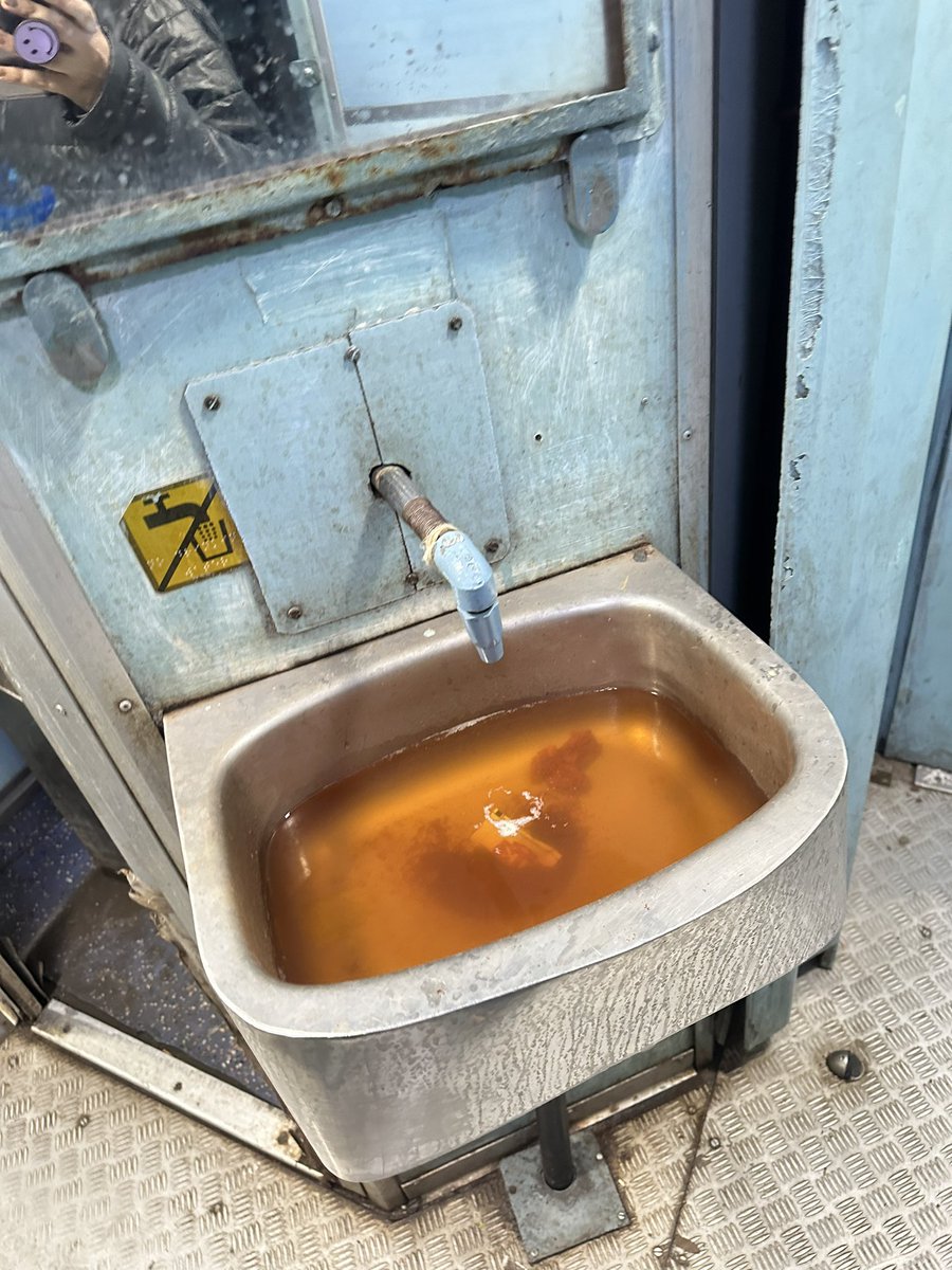 JanaviJain2's tweet photo. Coach condition before the train departure.
Train number : 22902
Coach number : S8 
Udaipur to Bandra Terminals.
Date : 26th November 2023. https://t.co/UOwh8vNAsf