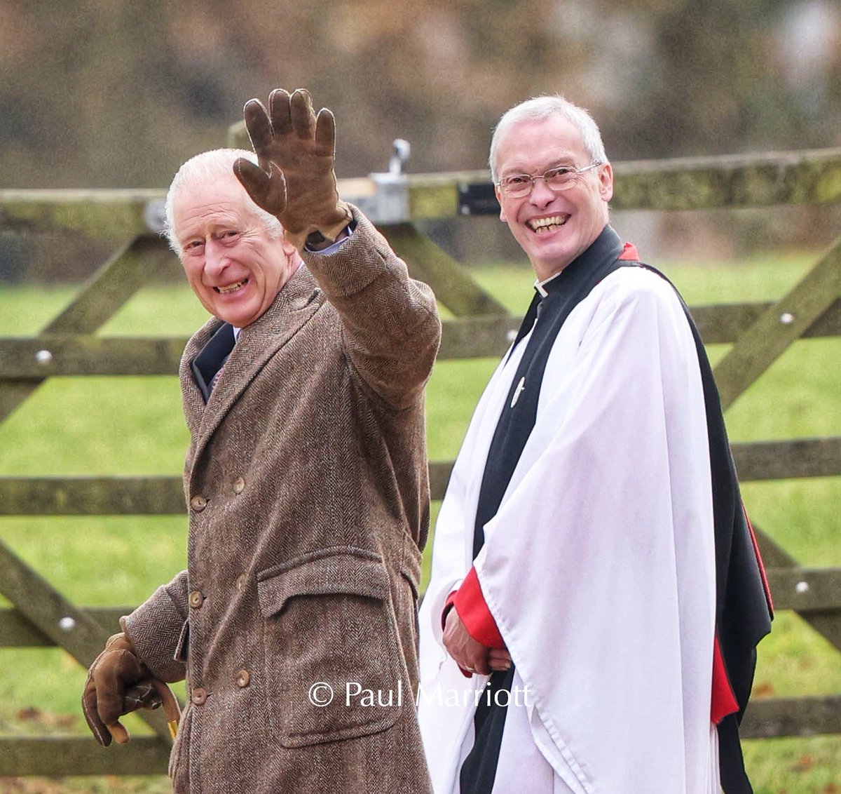 King Charles III is all smiles with Canon Paul Williams after attending Sunday service at Sandringham #KingCharles #CharlesIII #Charles #royalfamily #Britishroyals #royalty #smiles #canonr5 #canonuk #canoncameras #thebppa #newsphotography #picoftheday #potd