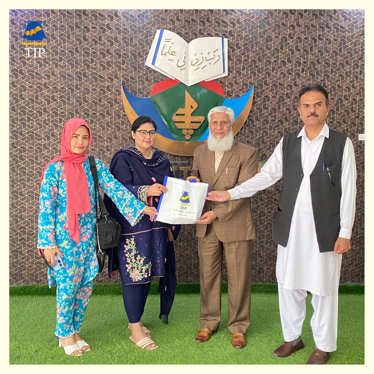 tip_edu_pk's tweet photo. The Textile Institute of Pakistan visited Pakistan Steel Cadet College for an insightful counseling session. Engaging with eager minds, we shared the boundless opportunities and exciting academic prospects that Textile Institute of Pakistan has to offer. https://t.co/YeHb5vxZze