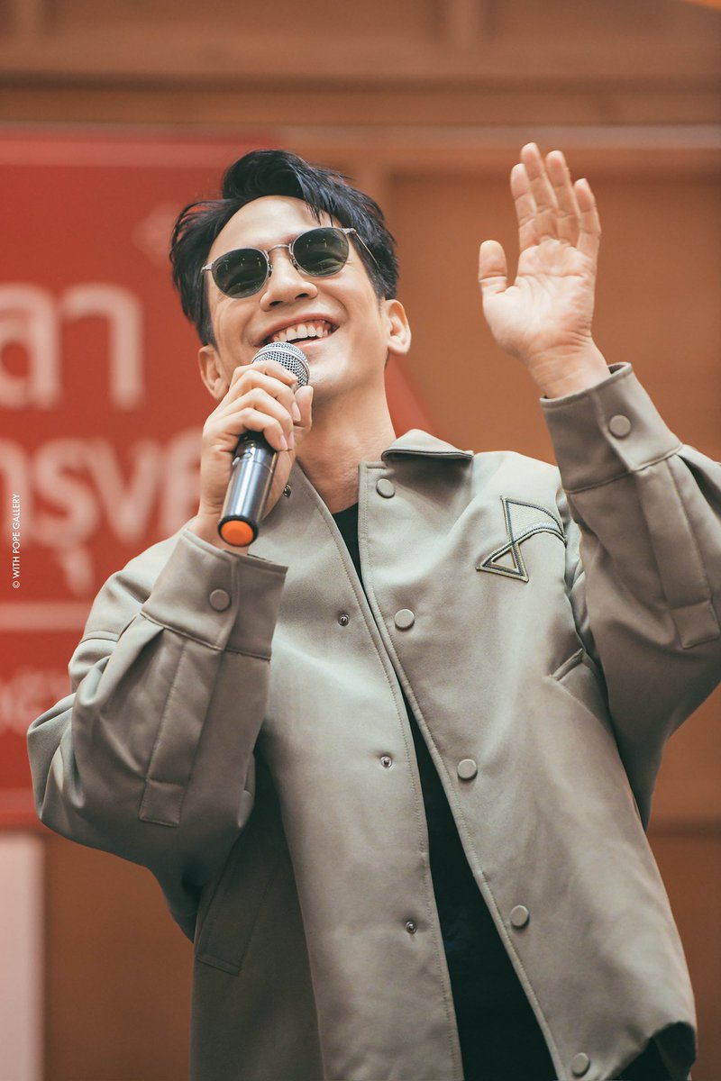 with_pope's tweet photo. วันนี้มาในคอสตูมพร้อมกระโดดข้ามเวลาจากกรุงศรีไปกรุงโซล หล่ออปป้าเกาหลีเกาใจ  เกาไปเกามา  #popezaap #ย้อนเวลาเที่ยวตลาดกรุงศรี https://t.co/REFseuroXR