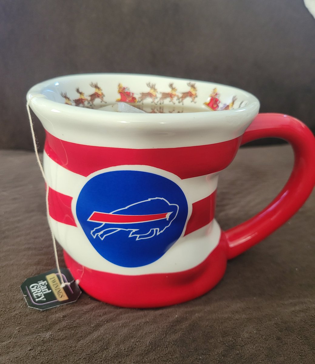 Lets Go Buffalo!! Clip those wings... only reindeer fly!! 
#ChristmasMug #GoBills ❤️💙