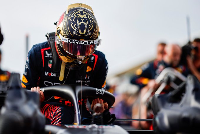 Noisegun's tweet photo. Max Verstappen y la mejor temporada de un piloto de F1 en 74 años de historia de este deporte.

Hilo con TODOS los récords batidos por Max este 2023, el año más dominador de la historia de la F1. https://t.co/9d5ua4BoHi