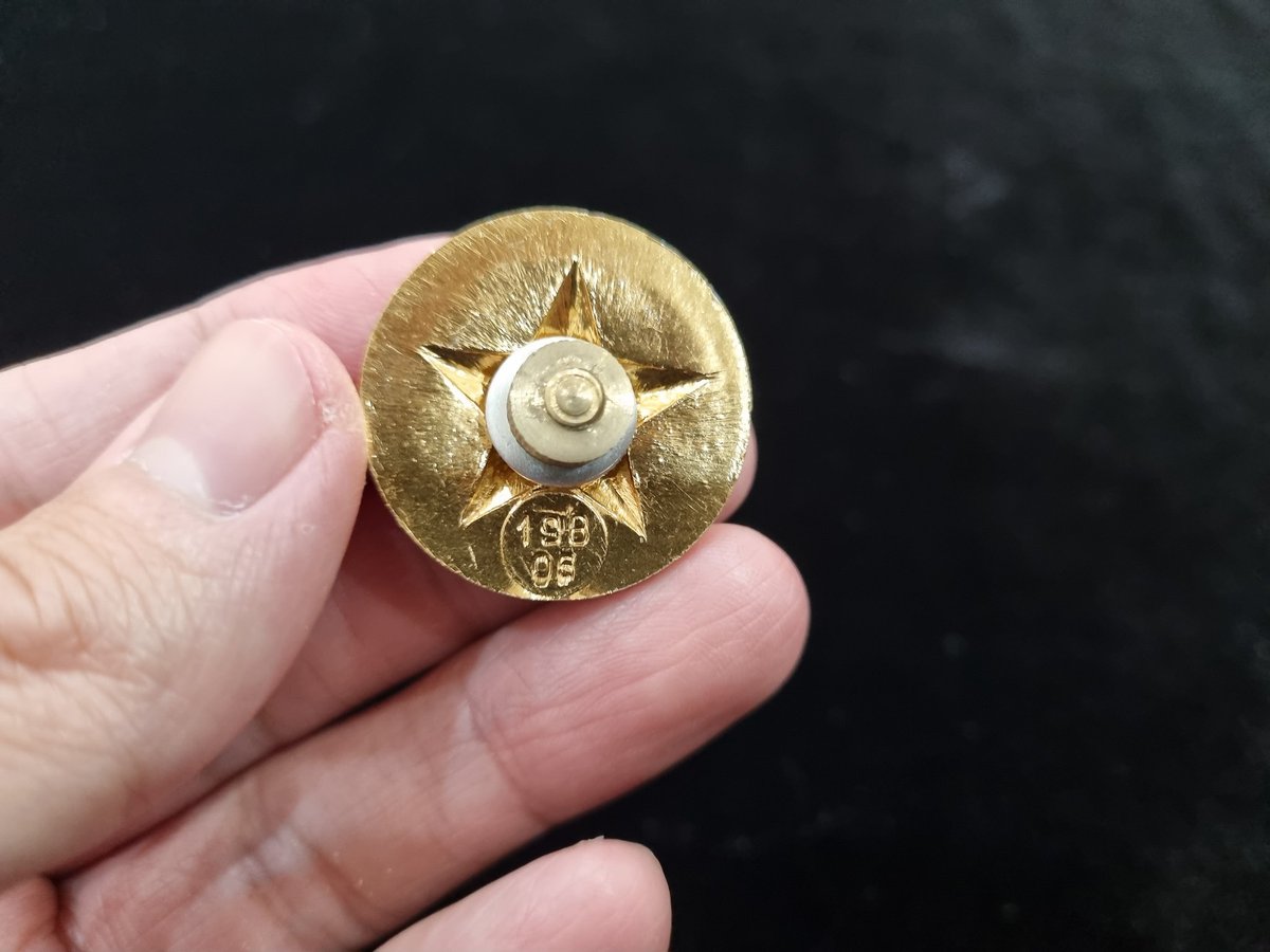 comradecuong's tweet photo. Just received this Vietnam People's Army K-94 type insignia for field cap with full enamel layer on this Sunday Morning November 26 of 2023 today (🇻🇳 time zone) 😊🇻🇳👍
•
#Vietnam #PAVN
#CapBadges
#CapBadge #CapInsignia
#Кокарда #Kokarde
#帽章 #모표 #帽徽
#Čepicový #Sapkajelvény https://t.co/5LxxXBsoye