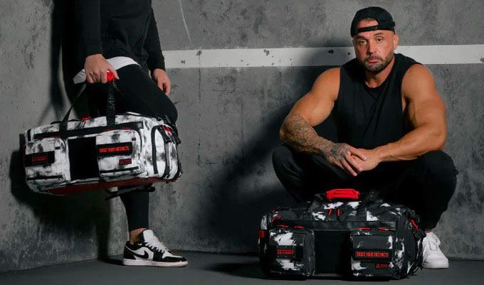 themusclenews70's tweet image. A Look Into WOLFpak’s New Duffle Bag evolutionofbodybuilding.net/a-look-into-wo… via @evbodybuilding @WOLFpaktrust #wolfpak #dufflebag #evolutionofbodybuilding