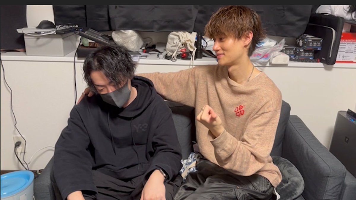bluesea0704's tweet photo. 【山の王襲来】山の王が新居に来て家の破壊を始めました
https://t.co/Jxr99jkjld

【暴露】かねき、そろそろして観念して白状しようぜ
https://t.co/PjBZNuZJ76 https://t.co/6TfUFJNntI