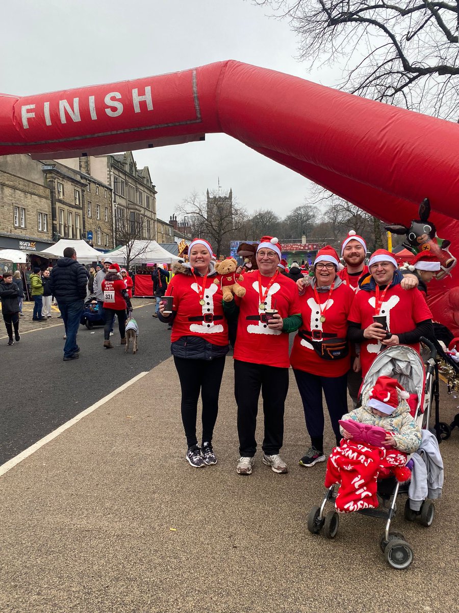 franjohncrack's tweet photo. @SantaRunSkipton We had a great time!  @BrooklandsCSS #TeamBrooklands #TeamCracknell https://t.co/Dt5B2lUg73