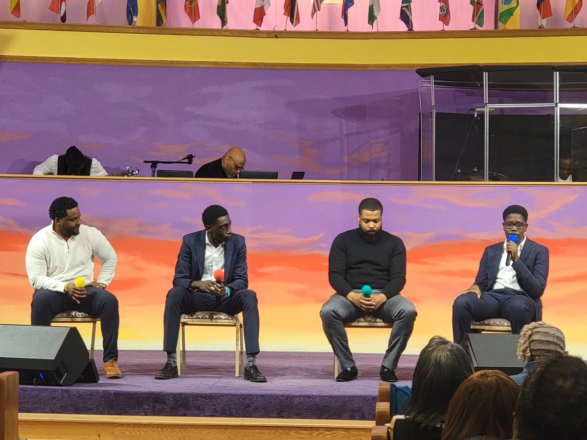 MorningStarCCC's tweet image. Morning Star Young Men Holding One Another Down
#MSCCC #FOCUSONTHEY0UTH #MORNINGSTARYOUTH