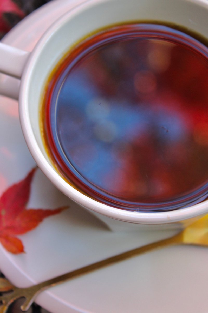 Dai_gamedevelop's tweet image. 紅葉とコーヒー