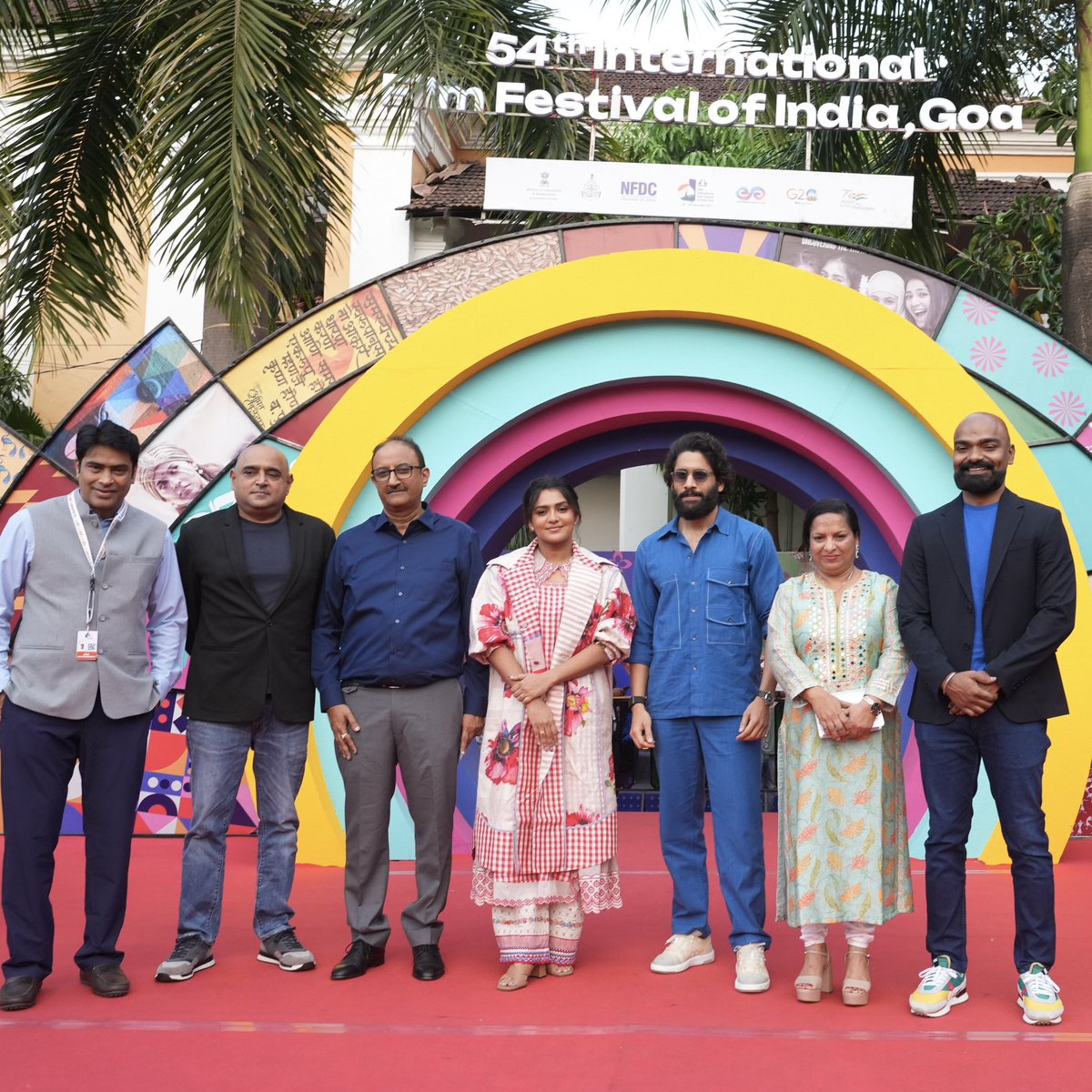 PrimeVideoIN's tweet photo. @chay_akkineni @Vikram_K_Kumar that’s a wrap with the dynamic team behind #DhoothaOnPrime
#PrimeVideoAtIFFI
@chay_akkineni @parvatweets @Vikram_K_Kumar https://t.co/CGAjJLdgmi
