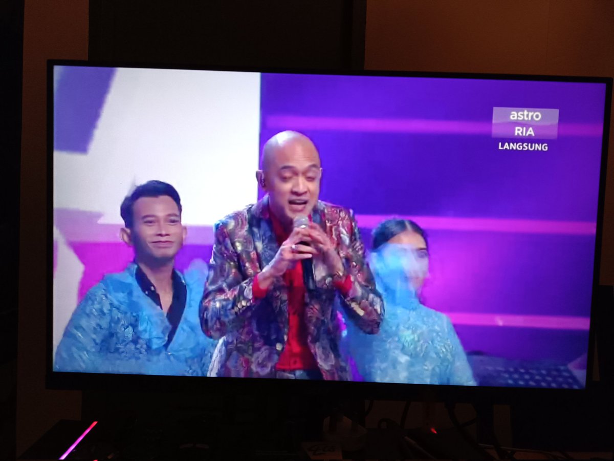 memberyoumie89's tweet photo. Tomok kali ini best...Please datang Sarawak buat Konsert 🙏 #GegarVaganza2023 https://t.co/kIUDJGnvpM