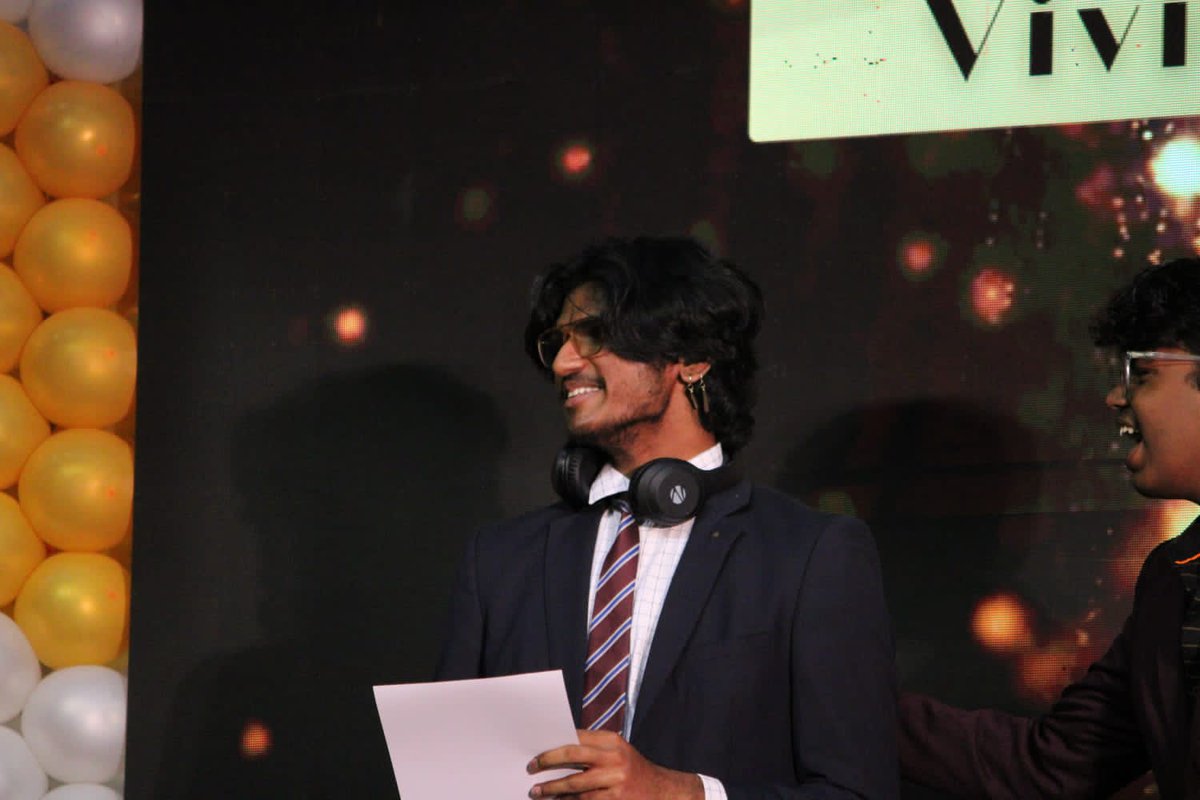 Remotehalo's tweet image. suits suit me