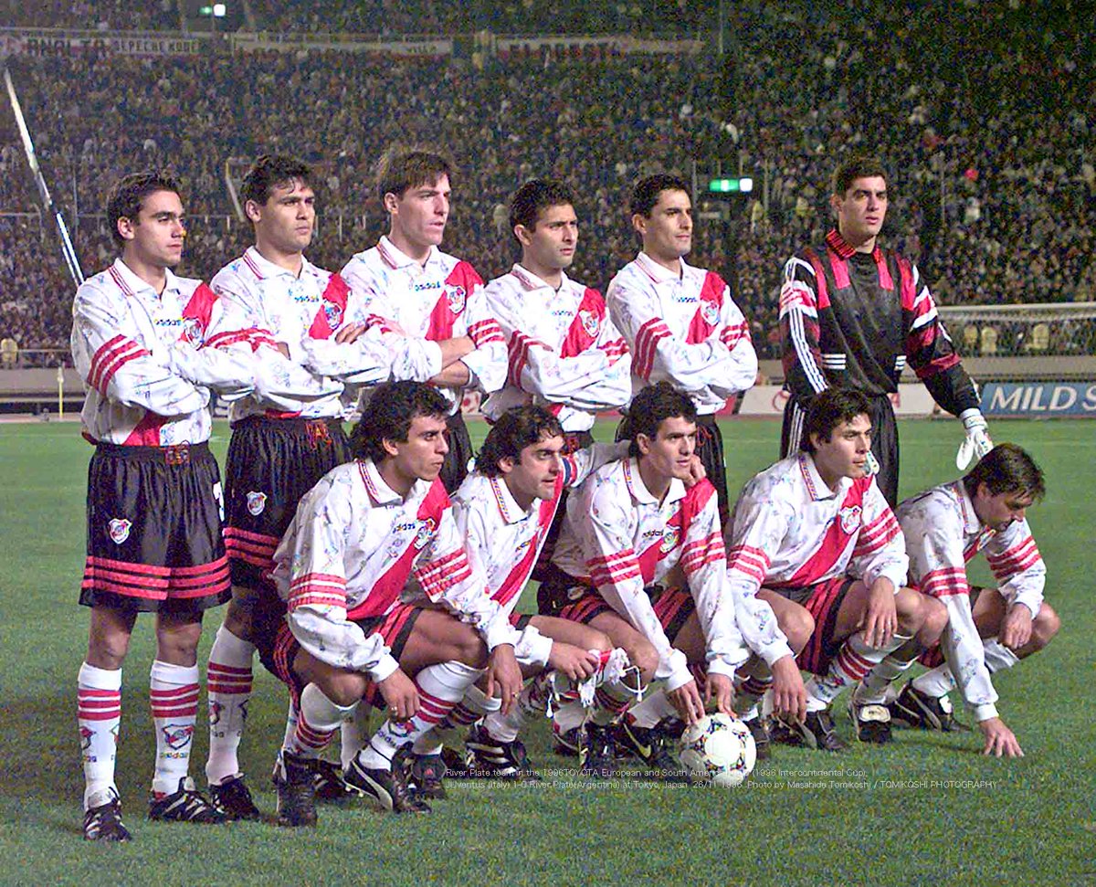 tomasblase's tweet photo. 🔙 Hace 27 años a River le robaban la final de la Copa Intercontinental 1996 contra una Juventus dopada. En este mini hilo repasaremos las tres jugadas más polémicas del partido. https://t.co/usfcGthn25