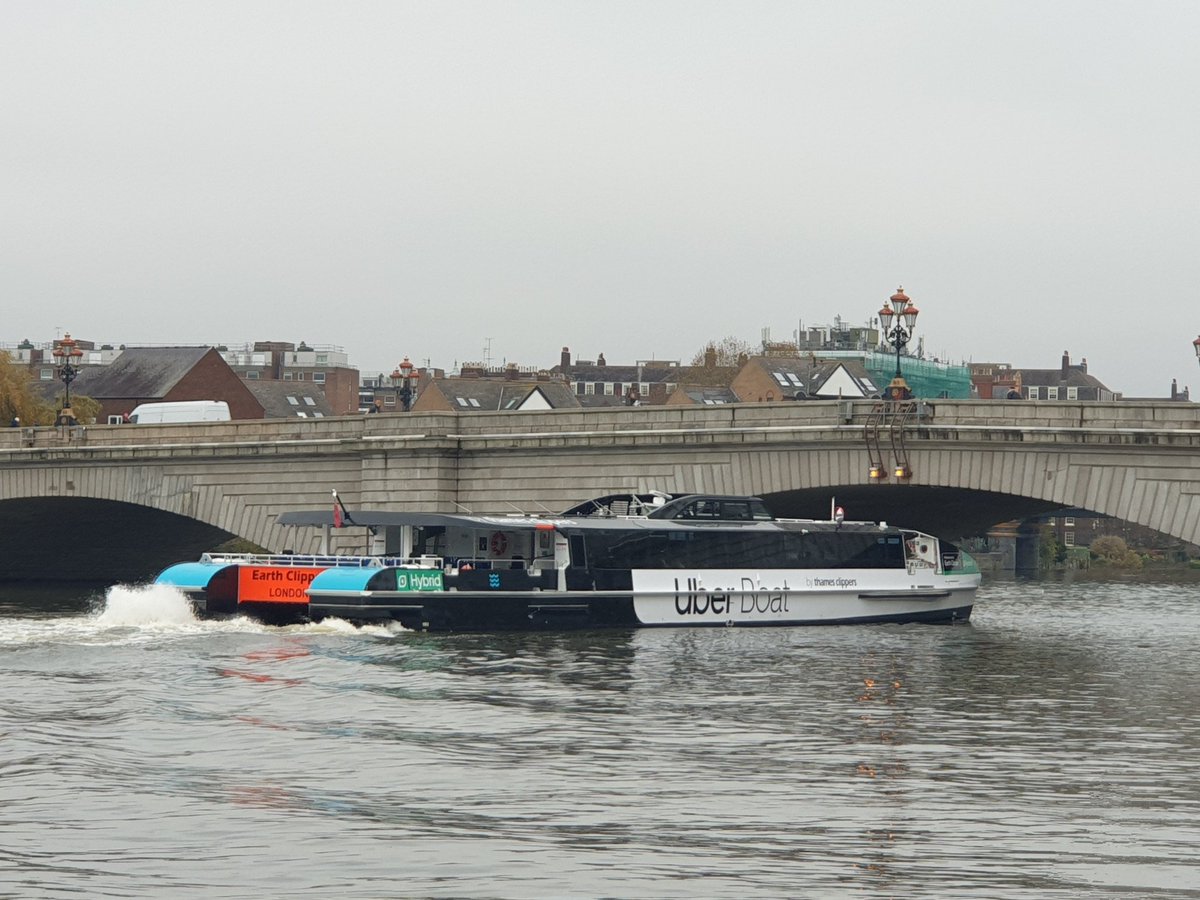 GeraldM64883070's tweet photo. Earth Clipper - Steady as she goes! High tidy at Putney Bridge @thamesclippers #Earthclipper #putneybridge #thamespath #lifeinlondon #riverthames #lifeonthethames https://t.co/EWNHYk9neq