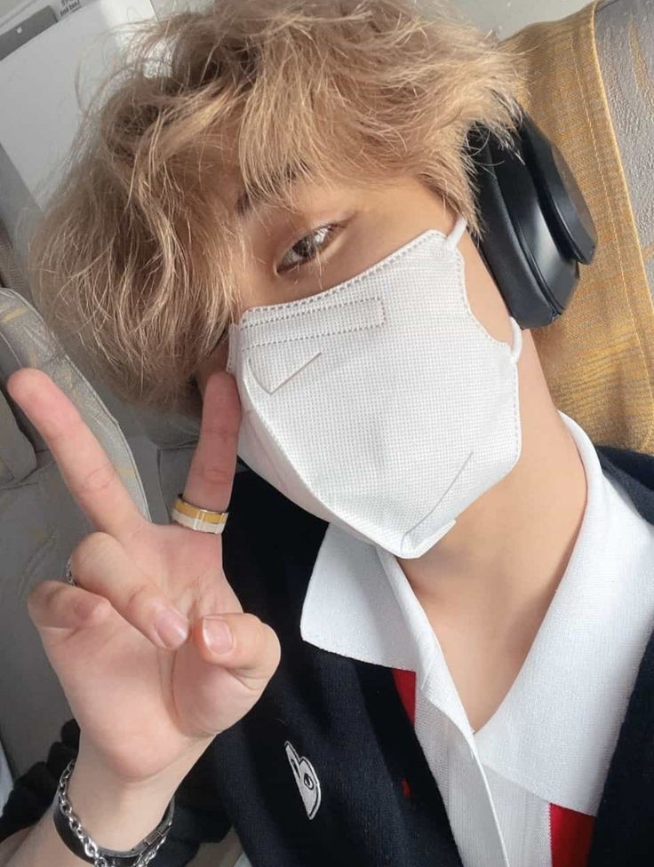 juliogatissimo's tweet photo. Minsung AU onde
Jisung levava a melhor amiga pro ponto enquanto foi parado por um estranho e pedido em casamento

Ou

Onde Minho tinha que cumprir um desafio e pedir o carinha bonitinho que estava esperando pra atravessar a rua em casamento https://t.co/wp4JqJyVXL