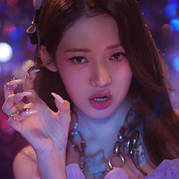 RORAGLOBAL's tweet photo. [📸] 271123

#RORA visuals on 'BATTER UP' MV

🔗https://t.co/TYva9dRrux

BATTER UP OUT NOW  
#BABYMONSTER_DEBUT_DAY 
#BABYMONSTER @YGBABYMONSTER_ https://t.co/HT50egOJAR