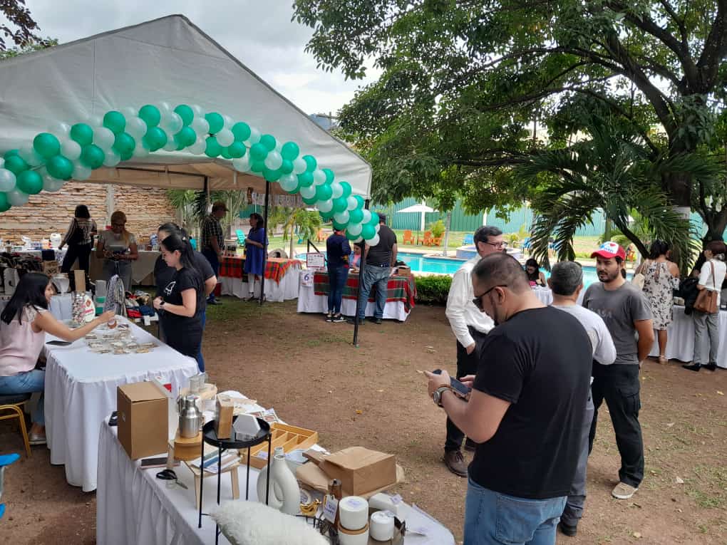 MiltonMorillo's tweet photo. #FeriaDeSalud #Cimeqh #Tegucigalpa #PopUpShow https://t.co/IchK38Gs7i