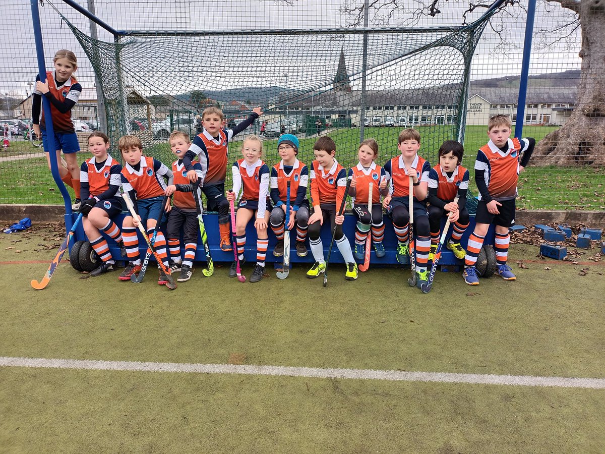 Great day out with our under 10s at Bala today, thanks for hosting <a href="/hocibala/">Clwb Hoci Y Bala</a> <a href="/HockeyWales/">Hoci Cymru</a> over 100 keen hockey players!