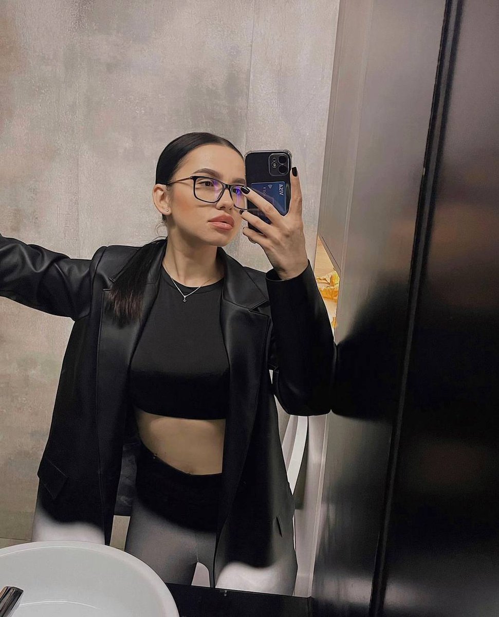 I've decided to start an exclusive 18+ page. Link is in bio ;)