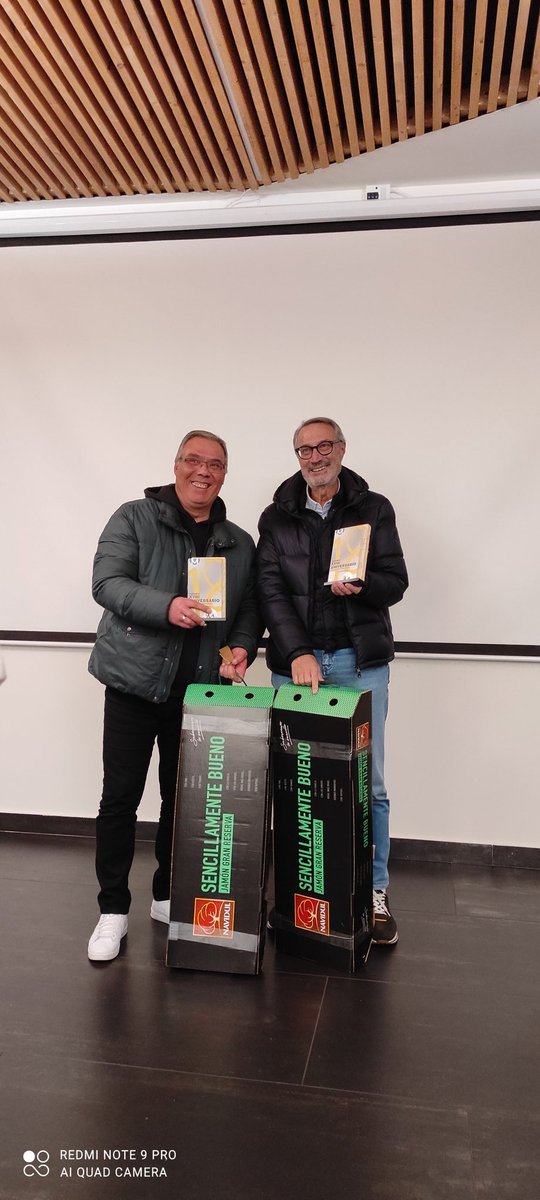 manuelramosvila's tweet photo. Campeón del torneo Juan Felipe de Ourense de mus ganamoplaza Gallego para Ourense y Torneo federación española de Ponferrada y lo que veis en la foto viva el mus y la amou https://t.co/S4aDlsCfML