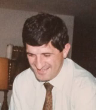 JAL_1966's tweet photo. Se cumplen 25 años del asesinato en Bogotá del guardia civil D. J. Gómez Franco. En nombre de toda la @EmbajadaEspCol, en la que la @guardiacivil sigue desempeñando un papel fundamental, envío un afectuoso saludo a su familia (especialmente a su viuda e hijos) y a sus compañeros. https://t.co/JxhK7VjXTb