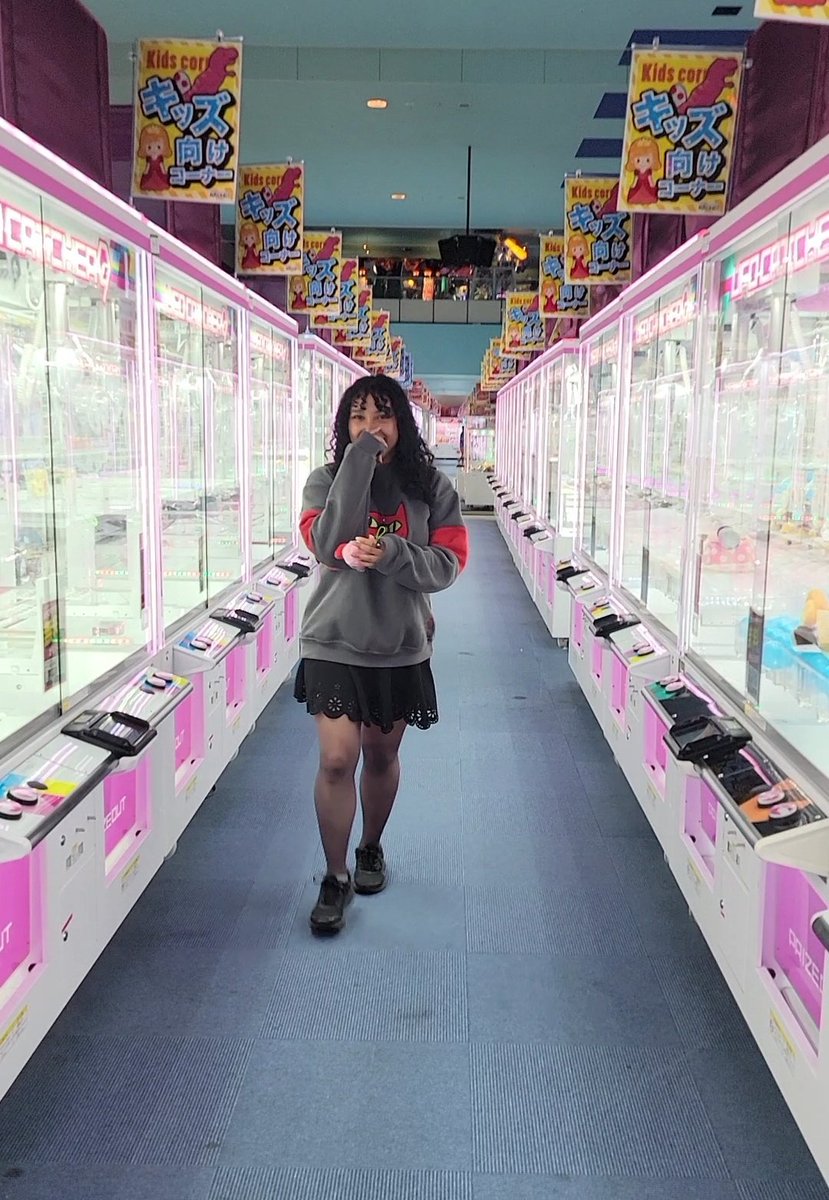 BearlySkeps's tweet photo. I want to reintroduce myself for anyone who's new/potential moots~♡

ꜱᴋᴇᴘꜱ
◌ Streamer (Horror, FPS, Variety)
◌ Cosplayer
◌ Content creator
◌ Cat mom
◌ Fav animal ￫ 🐻
◌ Lives in Japan (from FL)
◌ Hispanic/Latina

♡/⟳ appreciated https://t.co/hmZTJAqTEe