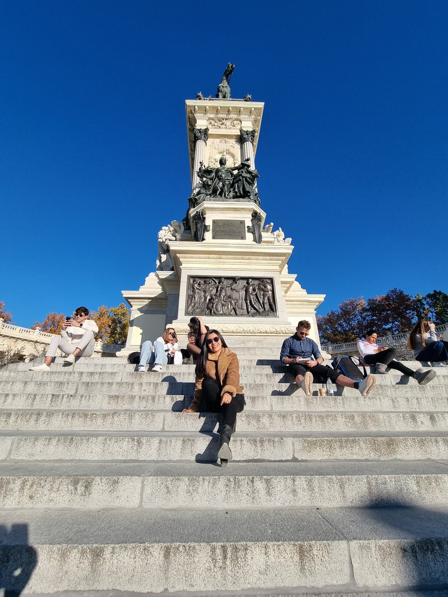 KariSaremi's tweet photo. España está que te enamoras 🖤 https://t.co/PvhtUtbRAx