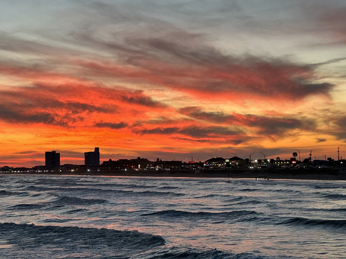 robynyc's tweet photo. @earthcurated @MariusKrey Galveston Beach https://t.co/3UZJoeI6nU