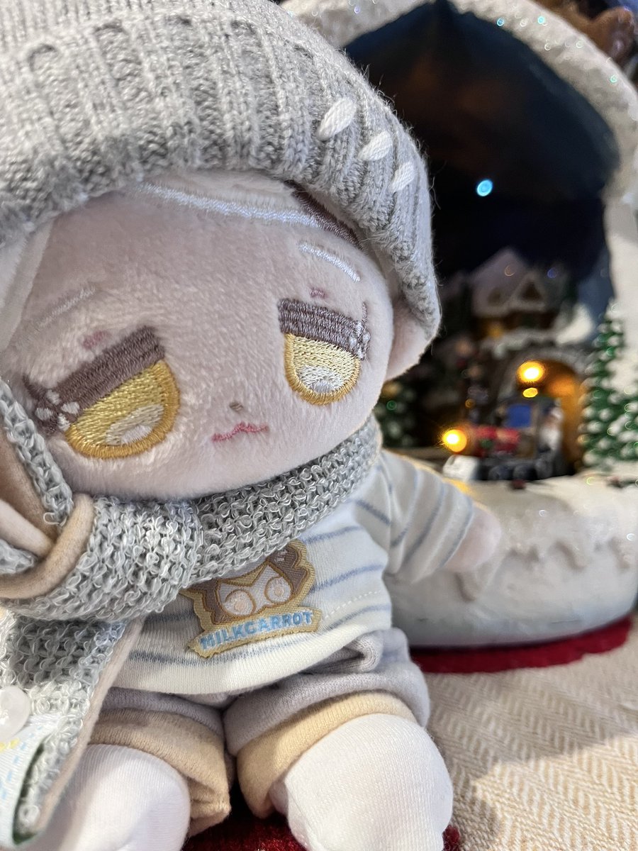 somsoohee's tweet photo. 머이와 카페 나들이 💕 완전 크리스마스 기분🎄 https://t.co/RqnfTcDeAo