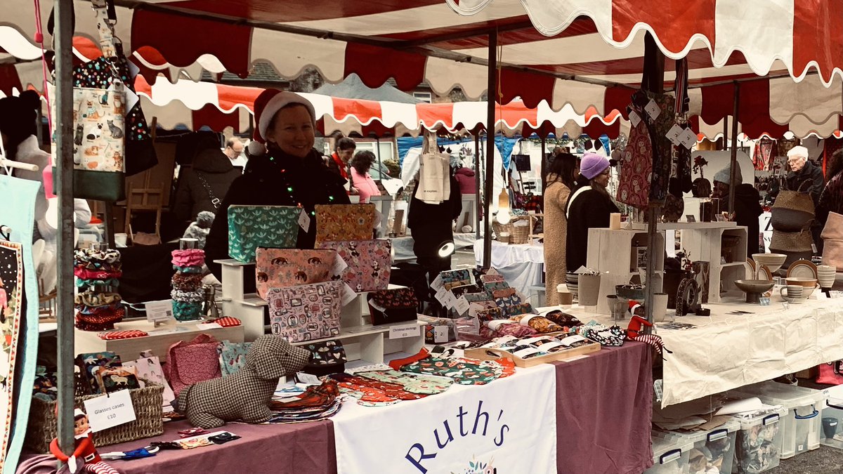 DirthouseLDN's tweet photo. Wow. Great turnout so far the Courtyard Market, which is still open for another hour or so. https://t.co/FpS52HEiwv