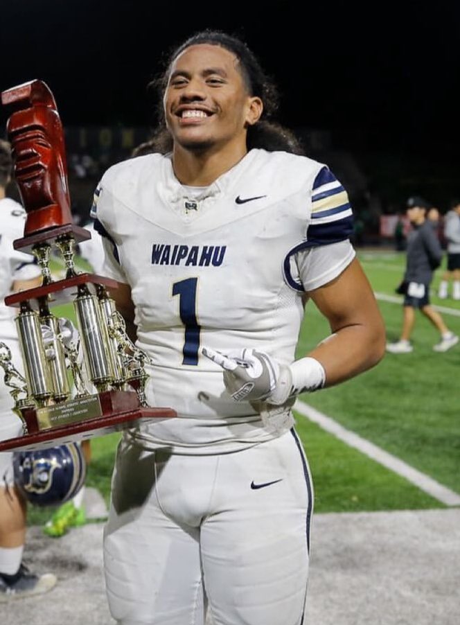 🙏🏼 LORD I OWE IT TO YOU!!! 
HAIL 🏴‍☠️WAIPAHU HAIL HAIL HAIL!!!!!
 
YES!!!! 2023 D1 STATE CHAMPION &amp; BACK2BACK D1 OIA CHAMP... 

State Championship stats;
6-TKL 
4-QB PRESSURE
2-TFL 
2-SACK