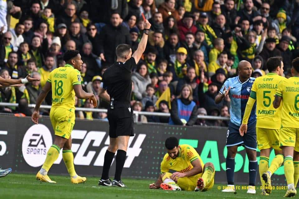 Andre Ayew was sent off just two minutes after coming on as a substitute for his new club Le Havre. Not the start he would have wanted 😢 #GTVSports