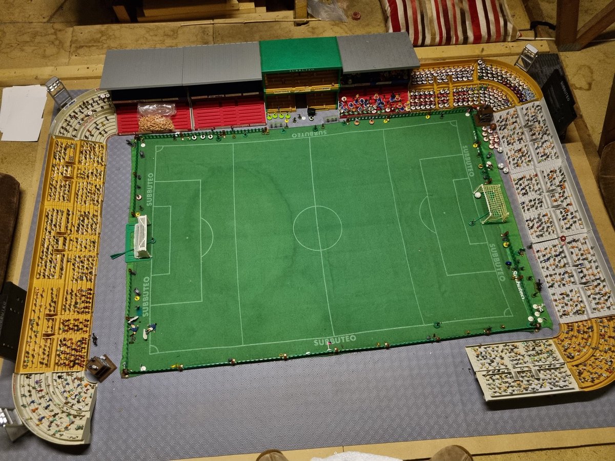 obafemireene's tweet photo. Stadium up in the loft coming along quite nicely. Need to sort some heat up there though! #subbuteo #loft #cold https://t.co/rMqXWVZLAk