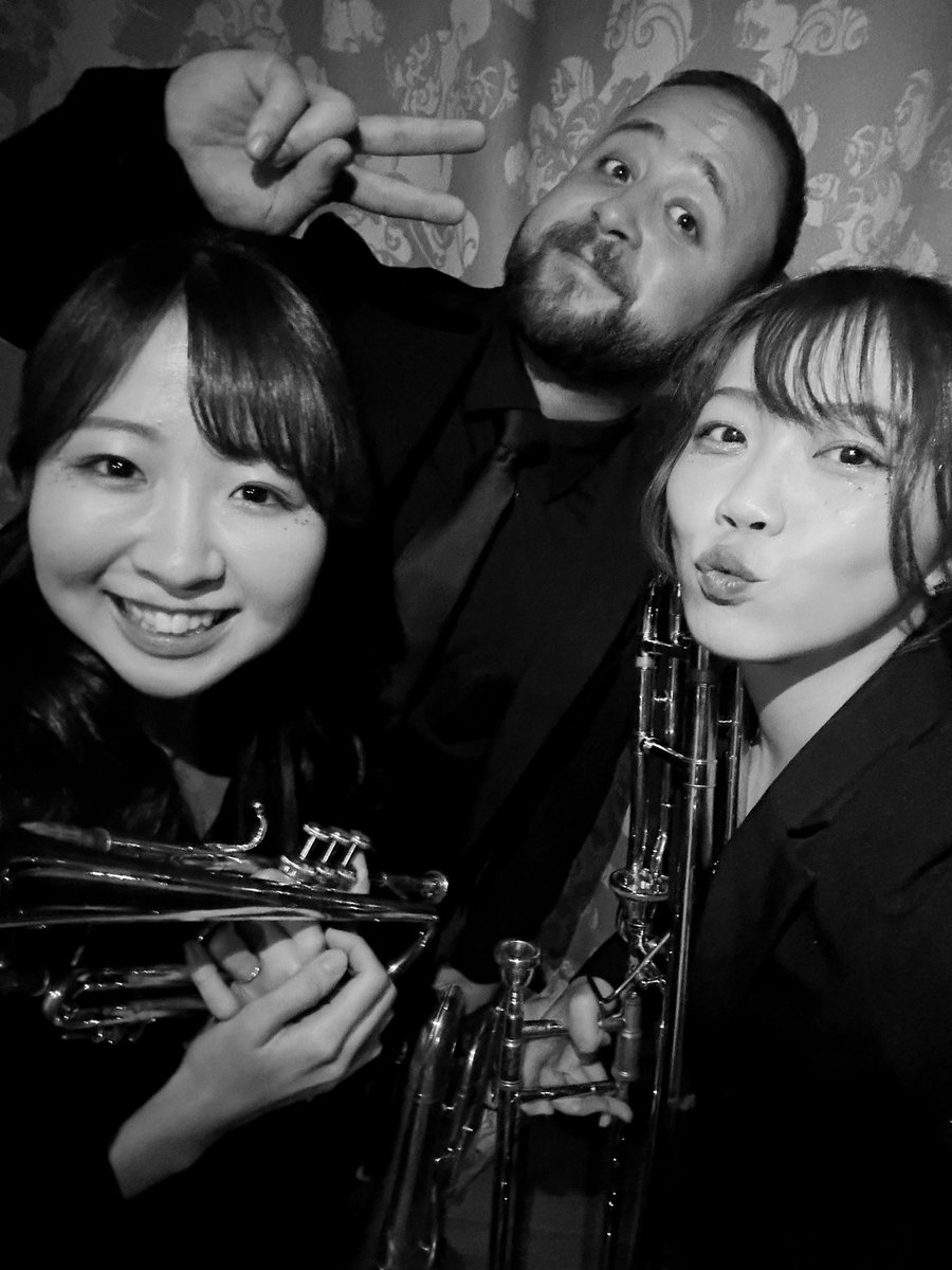 u_chan211's tweet photo. 載せたい写真もたくさんですが、本日はこちらを🎺
取り急ぎ...！ご来場いただいた皆様、応援いただいた皆様、関係者の皆様！ありがとうございました...🫧本日も差し入れと���手紙とともにニヤニヤしながら帰ってます。
皆さんも無事にお家に帰れていますように。

いまはーん！
#うたかたらいぶ https://t.co/HFg4liiDvg