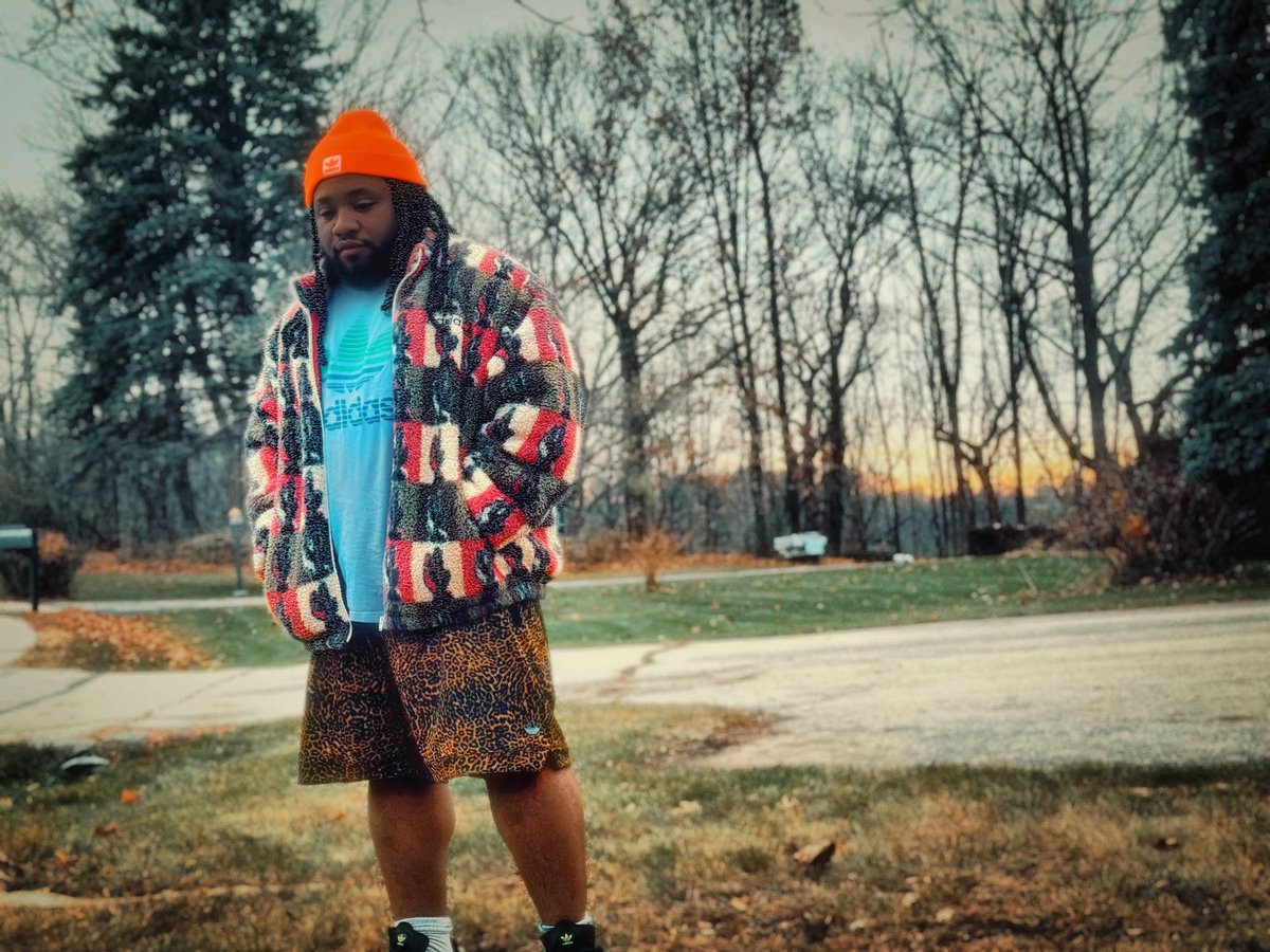 Dunkishrock's tweet image. 🌟 The love and support for 'The Time Traveler' EP in just one week have been overwhelming! Your feedback and encouragements keep me going. Let's keep this journey alive—share your favorite track from the EP in the comments, and tell me the memories it brings back. 🎶💬🔥 Tap…