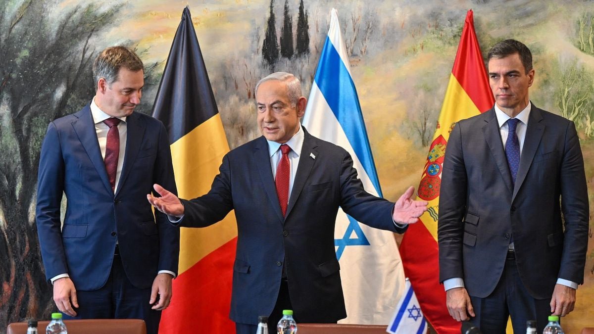 La capacidad de asombro y sonrojo sobre el contexto político español parece no tener límites.

Meses de silencio en España porque sus negociaciones políticas eran delicadas y Sánchez ha querido resolver un conflicto internacional dramático en prime time. 

Me he dedicado los