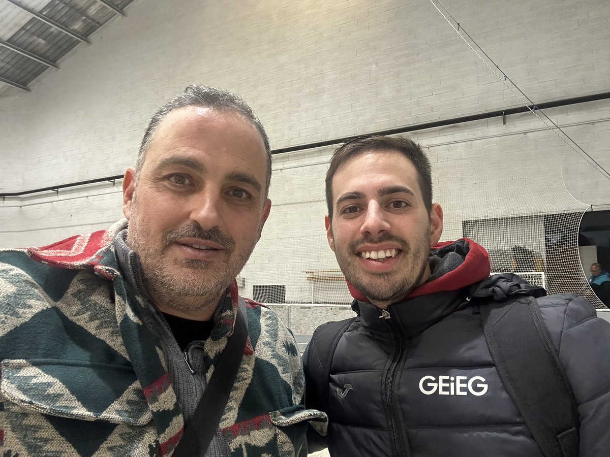 i avui… un altre grupista… @paupalacin … una persona que passa de jugar de la màxima categoria de l’hoquei patins espanyol a la segona catalana de l’ @andorrahoqueiclub i amb la mateixa humilitat de sempre

👉🏻 Valors grupistes ‼️

#valorsgrupistes #humilitat #geieg <a href="/geieg1919/">GEiEG</a>