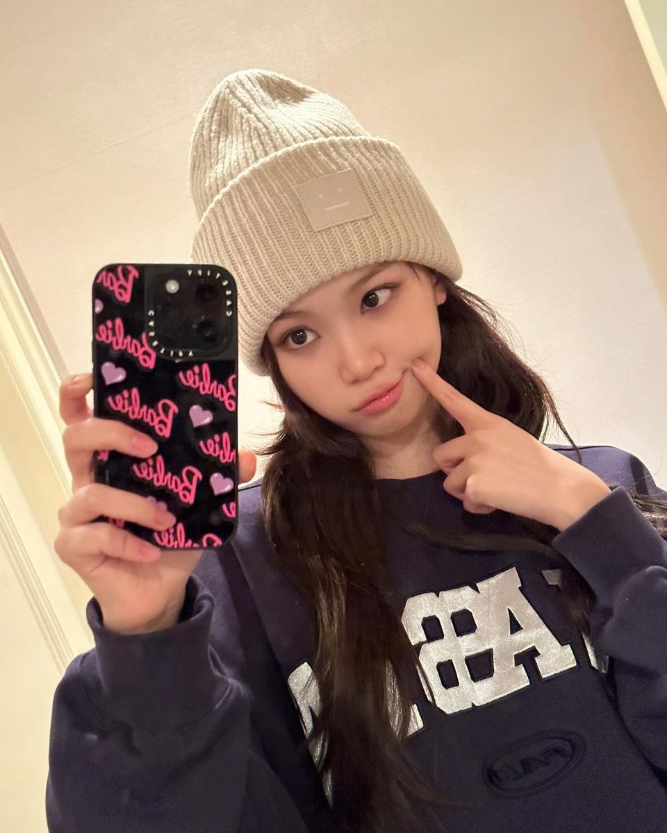 sserapics's tweet photo. chaewon instagram update https://t.co/Vu0FntJJ9z