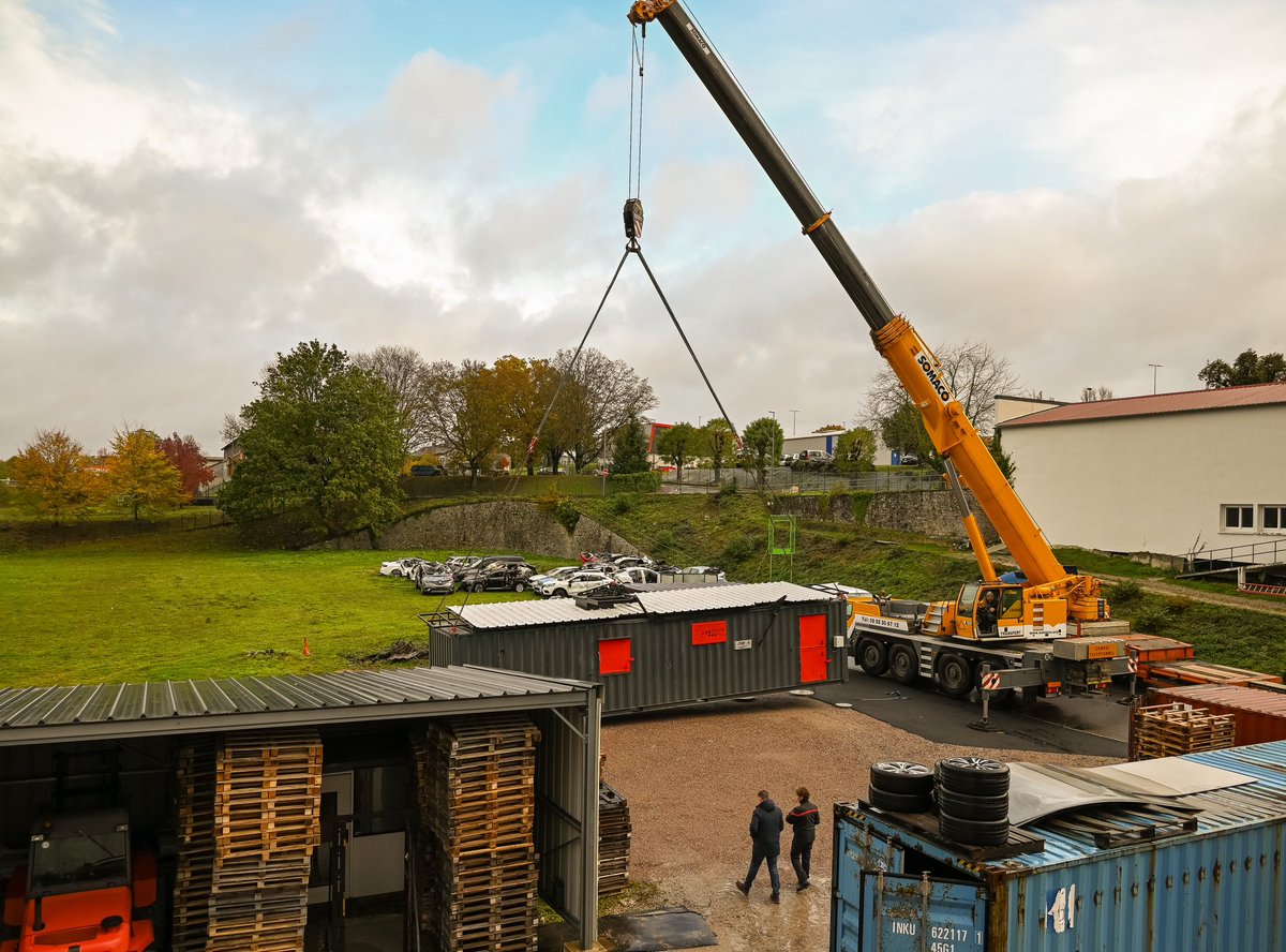 Sdis_87's tweet image. Il s’agit d’un #simulateur d’entraînement à foyer ouvert / foyer fermé qui permet de reconnaître les indicateurs dans les feux contrôlés 
#lecturedesfumees et ainsi de travailler sur les techniques de lance et d’extinction 
#FlashOver
#Backdraft
#OutilPedagogique