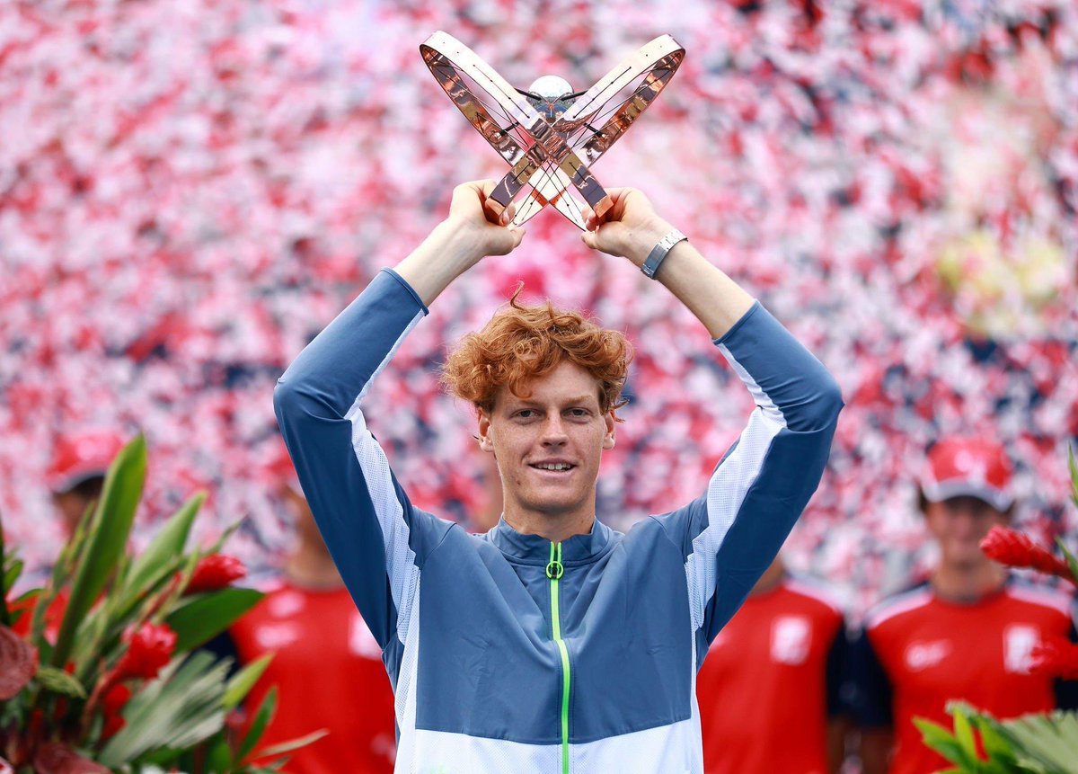 UniversTennis tweet picture