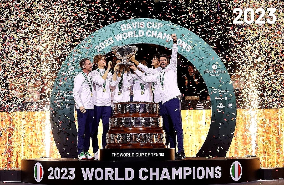 Spoiler: post lungo, solo per chi ha voglia (non solo di sport). 

Dopo 47 lunghi anni l'Italia conquista di nuovo la Coppa Davis di tennis. Un'emozione fortissima!

Post completo ➡️ linkedin.com/posts/giulio-n…

GRAZIE RAGAZZI, FORZA ITALIA 🇮🇹❤️🦊🚀🎾🇮🇹

#DavisCupFinals #DavisCup