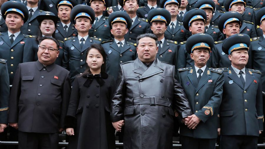 Kim Ju-ae, la nena 'mimada' que podría ser la heredera de Corea del Norte
mptnoticias.com/kim-ju-ae-la-n…
#CoreaDelNorte #KimJuae