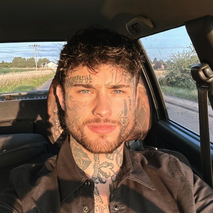 Made my OF free for the next 3 subs  https://t.co/yM5byeF6lK https://t.co/mLyHsu5YN6